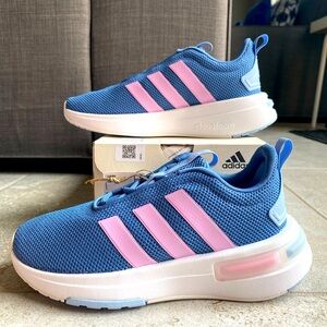 Adidas girls sneaker